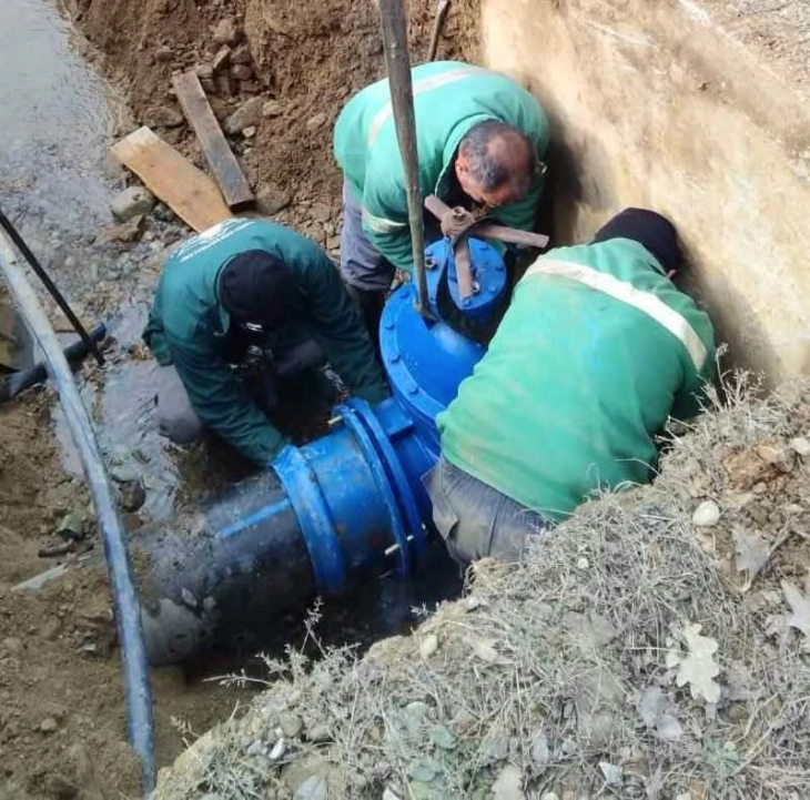 Привремен прекин во водоснабдувањето.порафи дефект на главната водоводна линија во М.Каменица