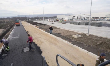 Почна асфалтирањето на улици во индустриската зона Речица