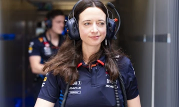 Верстапен: Ред Бул има целосна доверба во главниот стратег Шмиц