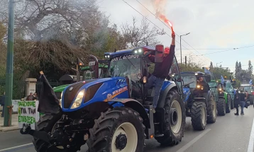Грчките земјоделци повторно го затворија граничниот премин Евзони, можни блокади и на Ники (Меџитлија)