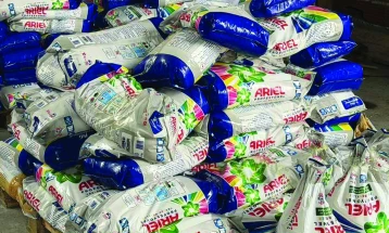 Спречен обид за криумчарење на два тона фалсификат прашак за перење штетен по здравјето на граѓаните и животната средина