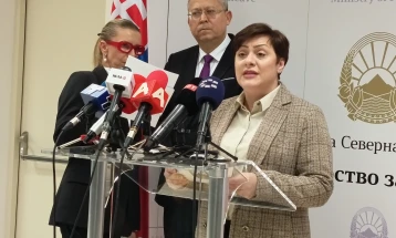 Dimitrieska-Koçoska: Nuk ka vonëse në rimbursimet e TVSH-së dhe nuk ka asnjë problem me Buxhetin, problem janë sistemet e vjetëruara të DAP-it