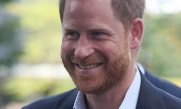 Принц Хари со шега за Доналд Трамп: Американците си „избраа крал“