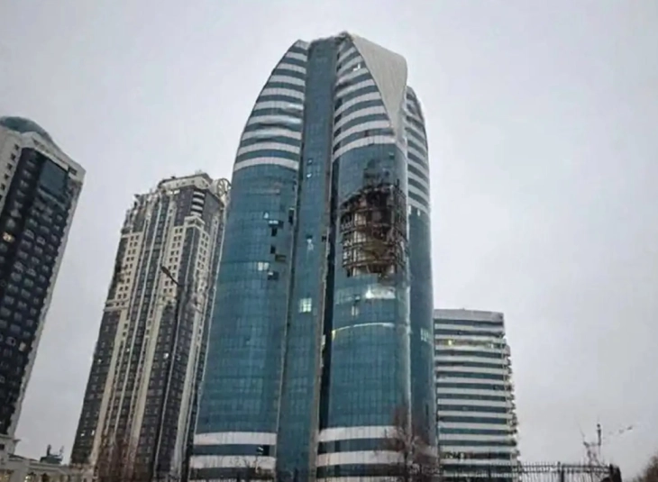 Украински дрон погоди една од најпрепознатливите згради во Чеченија