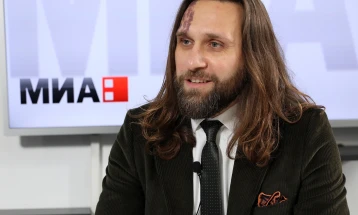 Интервју на МИА со кардиохирургот Колев: Откажете се од пушењето итно и наеднаш, не постепено, а 30-45 минути пешачење за 50 отсто ви ја намалува опасноста да завршите на кардиохиругија