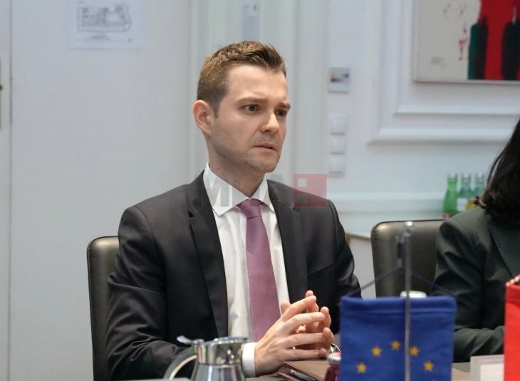 Mucunski në Vjenë prezantoi politikat qeveritare për tërheqjen e investimeve të reja të huaja