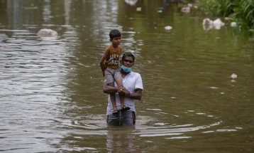 Во поплавите и свлечиштата во Шри Ланка загинаа 607 луѓе