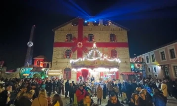 Ексклузивно, МИА во Трикала: Магијата на најголемиот божиќен парк во Грција (Фото)