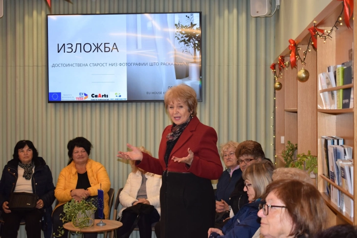 Во Крива Паланка изложба на фотографии на лицата од трето доба