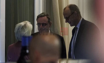 Fon der Lajen dhe Merc pas takimit me De Vever: Të gjitha vendet e BE-së duhet të mbajnë të njëjtin rrezik nga 