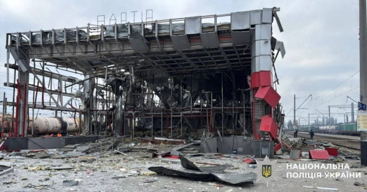 Руски дронови и ракети го погодија железничкиот јазол во близина на Киев