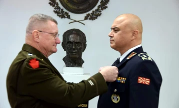 Американскиот генерал-мајор Најт го одликува началникот на ГШ на Армијата Лафчиски со Медал за истакната служба