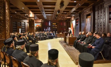 Промовирани книгите  „Посланија и беседи“ од архиепископот Доситеј и „Таков архиереј ни требаше“