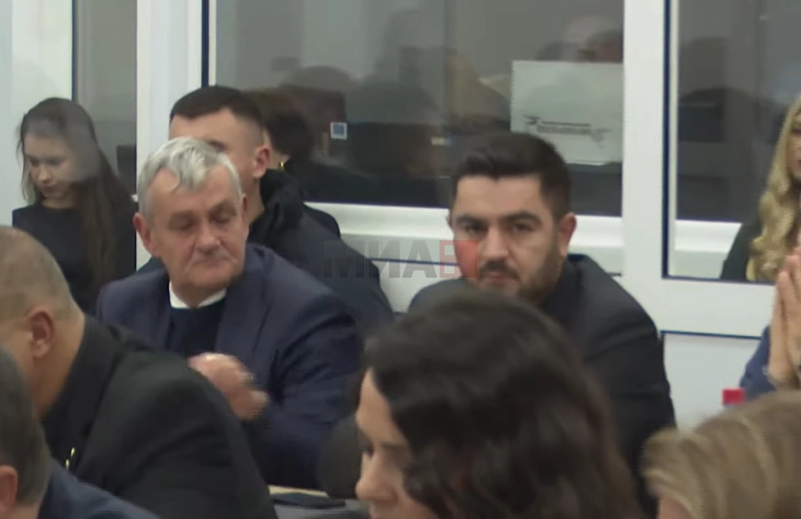 Mbrojtja e Kreshnik Bekteshit pohon se nuk ekziston asnjë nënshkrim i tij në licencë, ato janë lëshuar me faksimilen e tij