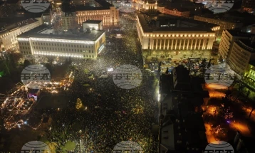 Tens of thousands demand resignation of Bulgarian government