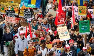 Протести на професорите и студентите во Белгија поради кратење на буџетот за високото образование