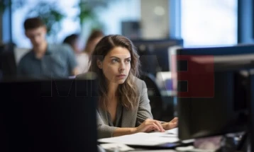 Një spanjolle u pushua nga puna sepse shkonte shumë herët në punë