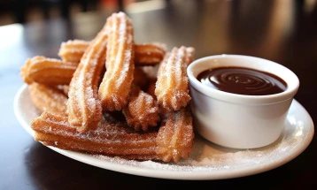 Домашни Churros со чоколаден прелив