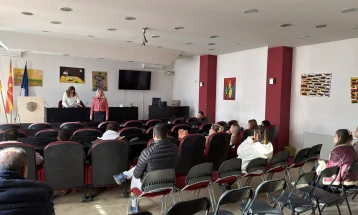 Во Неготино доделени 38 ваучери на родители кои во изминатиот квартал имале новороденчиња