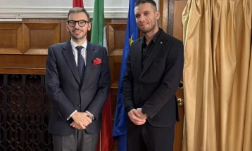 Takim i drejtorit të QMK, Ali me ambasadorin e italian Palminteri