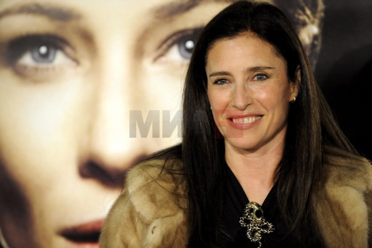 Мими Роџерс во нова драма - „Соништа во возот“