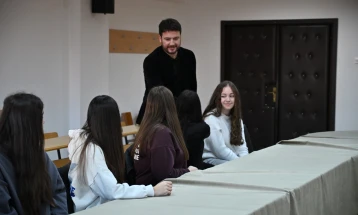 Штипскиот градоначалник на средба со кошаркарките од ЖКК „Тим Арена“