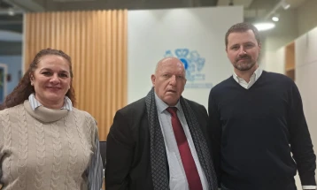 Работна средба на Азески со раководството на „Филип Морис“