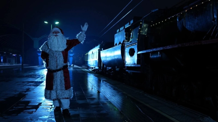 Новогодишната претстава „Дедо Мраз дојде со воз“ на Железничката станица во Скопје од 20 до 30 декември