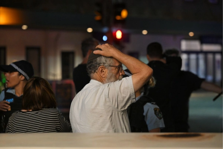 Sulm i armatosur në Sidnei: Të paktën 12 të vrarë në plazhin Bondi gjatë festimit të festës hebraike Hanuka