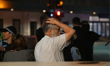 Sulm i armatosur në Sidnei: Të paktën 12 të vrarë në plazhin Bondi gjatë festimit të festës hebraike Hanuka