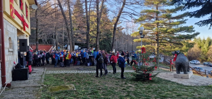 Македонските планинари на Пелистер го одбележаа светскиот ден на планините