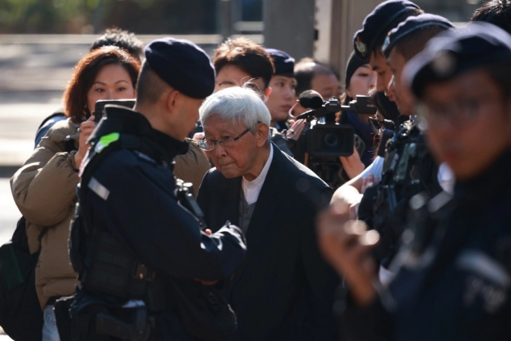 Суд во Хонг Конг го прогласи за виновен медиумскиот тајкун Џими Лаи, му се заканува доживотен затвор
