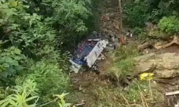 Over 12 dead after bus carrying pupils plunges into Colombian ravine
