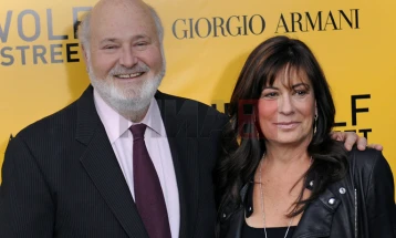 Режисерот Роб Рајнер и неговата сопруга пронајдени убиени, главен осомничен е синот Ник