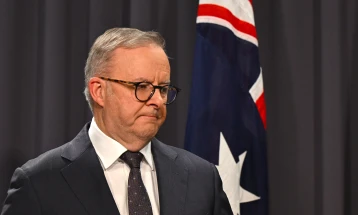 Kryeministri australian planifikon ligje më të rrepta për armë pas vrasjes masive në plazhin Bondi