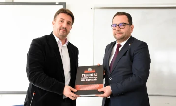 Në Fakultetin Filozofik të UT-së u prezantua veprimtaria dhe misioni i Institutit të Krimeve të Kryera Gjatë Luftës në Kosovë