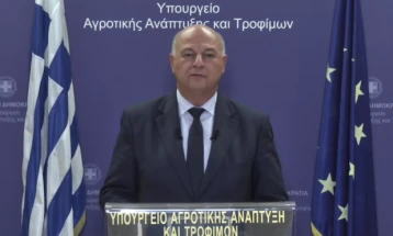 Циарас ги повика грчките земјоделците на дијалог и ја остави отворена можноста за нови мерки за поддршка