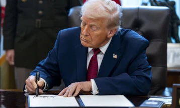 Tramp e përcaktoi fentanilin opioid si 