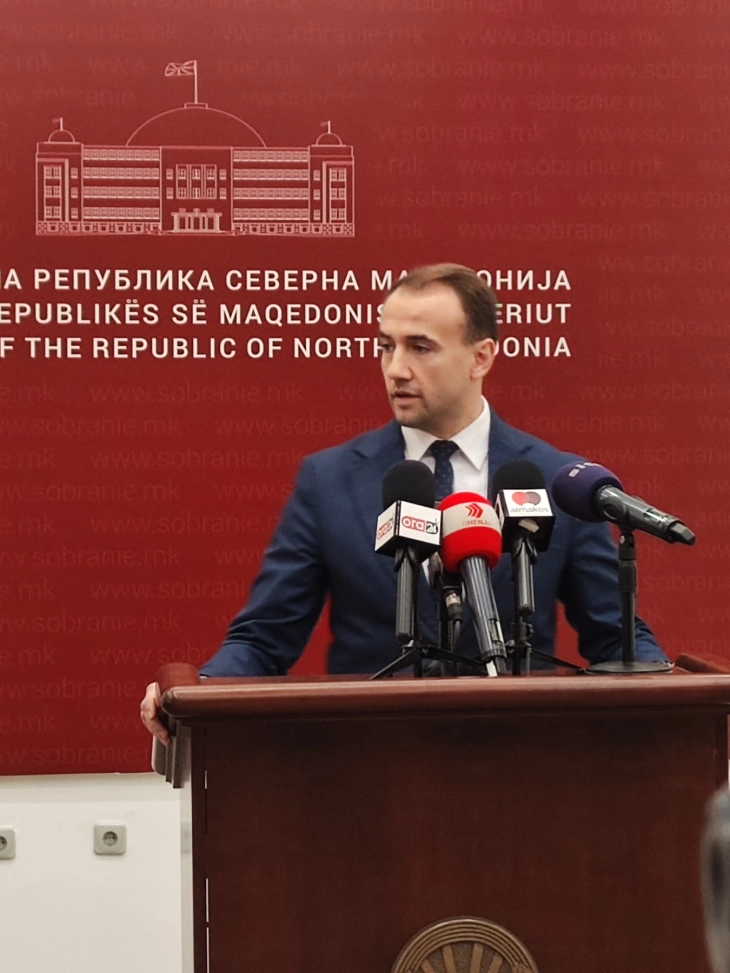 Стојаноски: Лицемерието на СДС излезе на виделина, ја напуштија собраниската седница кога требаше да се разговара за Резолуцијата за наводни мигранти