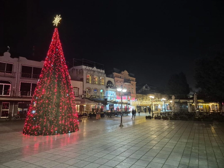 Охридските угостители подготвени за претстојните новогодишни празници, досега распродадени над 70 отсто од капацитетите