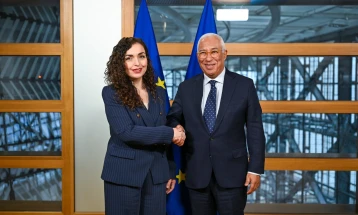 Osmani takon Koshtën: Mirëpresim vendimin e BE-së për heqjen e pjesshme të masave