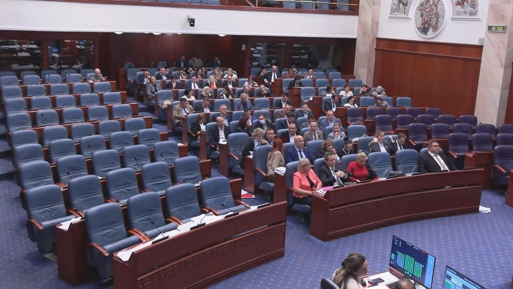 Kuvendi votoi më shumë ligje, mes të cilave edhe nga pako për 