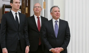 Политико: Виткоф и Дмитриев викендов во Мајами ќе разговараат за завршување на војната во Украина