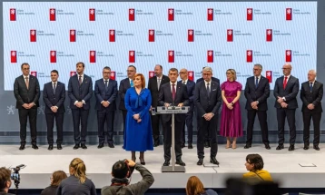 Чешка под Бабиш свртува надесно - колку надесно?