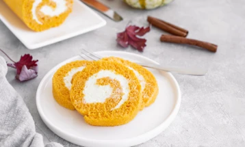 Ролат од тиква и крем сирење