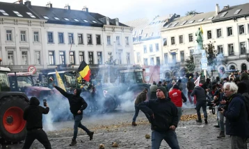 Përleshje ndërmjet policisë dhe bujqëve në protestat në Bruksel