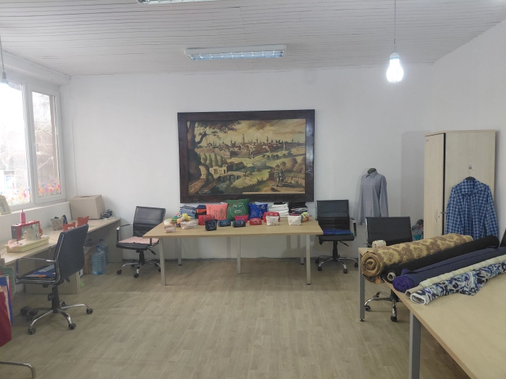 Сиљановска-Давкова ја посети работилницата-шивална во рамки на женското одделение на КПУ-КПД „Идризово“: Да не заборавиме дека секој мора да има и друга шанса во животот дури и кога ќе згреши