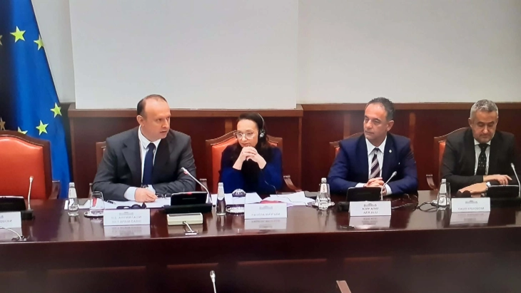 Heart doctors push for smoking bans as stats show 40% of 14-year-olds smoke, smoking causes 4,000 premature deaths each year