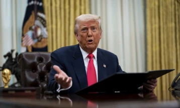 Трамп потпиша указ за рекласифицирање на марихуаната како помалку опасна супстанција