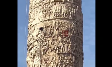 Ласери ја заменуваат четката: Древен римски споменик добива нов изглед